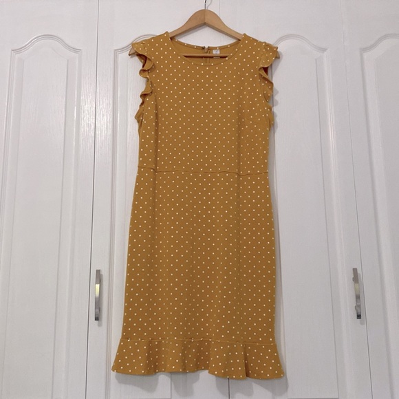 Old Navy Dresses & Skirts - Old Navy Yellow Dress with White Polka Dots. Size Large.
